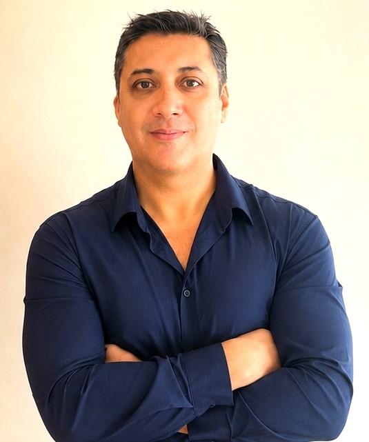 Dr. Daniel Palomino — Director Médico METIVA